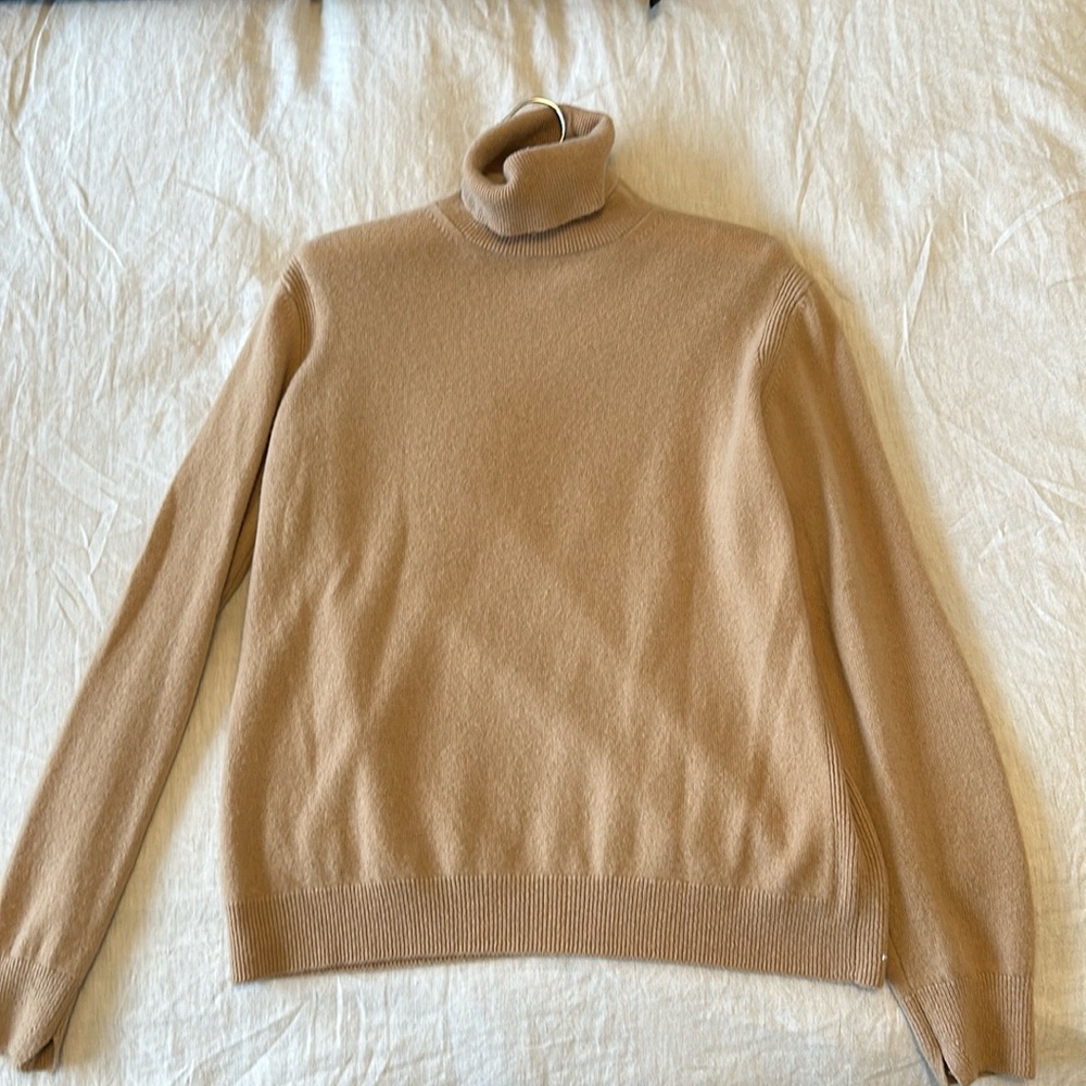 Vince cashmere sweater in camel. Very good condition.